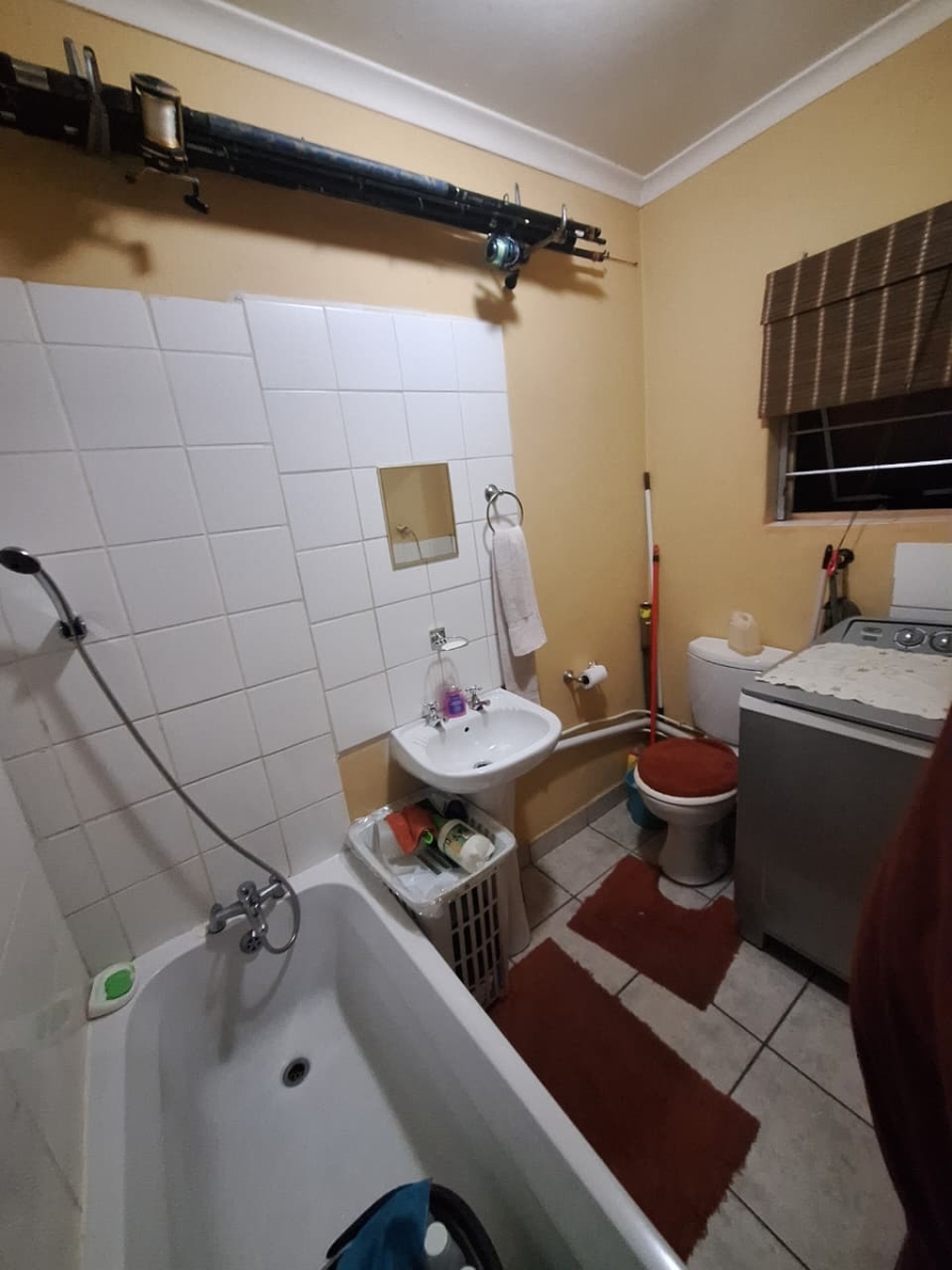 2 Bedroom Property for Sale in Pelican Park Western Cape
